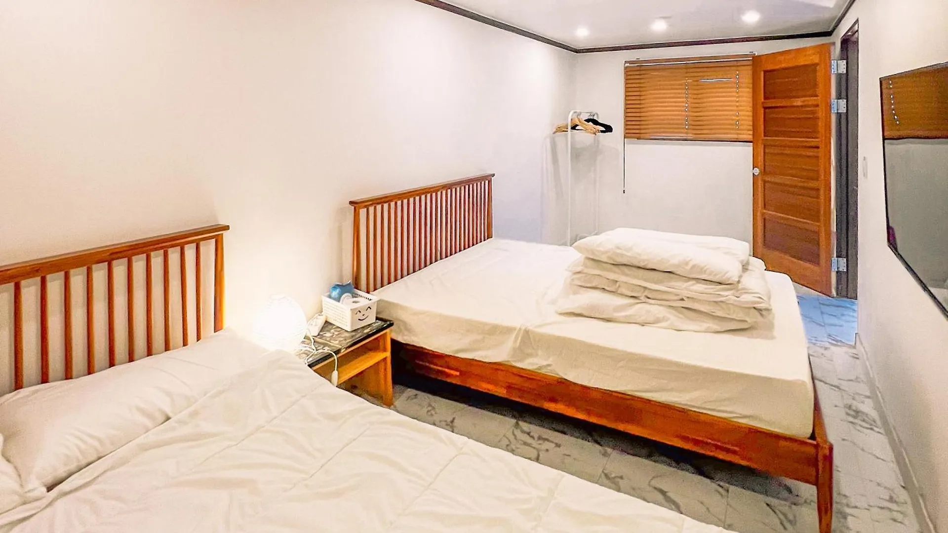 Holiday home 5Br Family House, Myeongdong 7 Minutes, Gwanghwamun 10 Minutes, Namsan View, Patio Villa Seoul South Korea